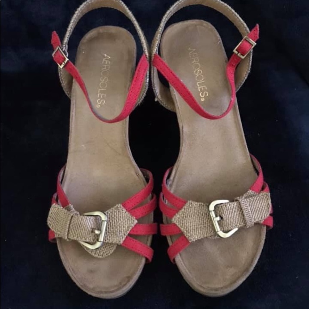 Ladies Wedge Sandal Size 8